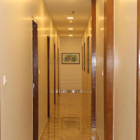 โอโย 11015 โฮเต็ล แอร์ไซด์ Hotel มุมไบ ภายนอก รูปภาพ