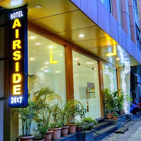 โอโย 11015 โฮเต็ล แอร์ไซด์ Hotel มุมไบ ภายนอก รูปภาพ