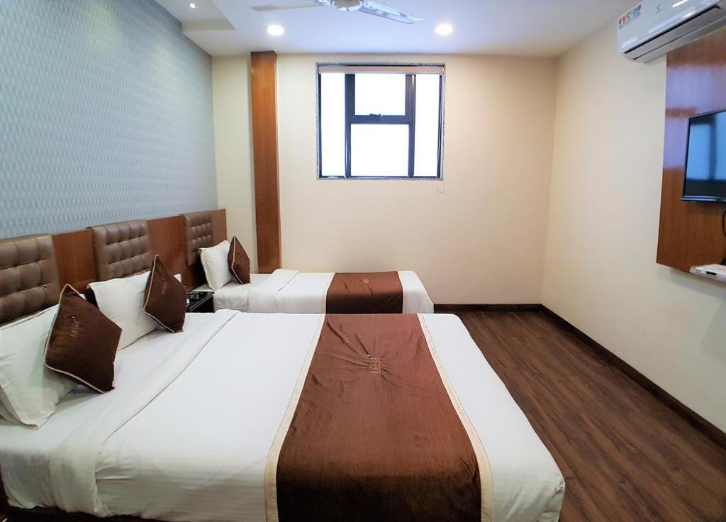 โอโย 11015 โฮเต็ล แอร์ไซด์ Hotel มุมไบ ภายนอก รูปภาพ