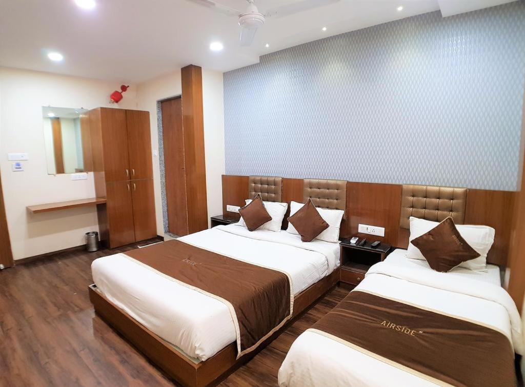 โอโย 11015 โฮเต็ล แอร์ไซด์ Hotel มุมไบ ภายนอก รูปภาพ